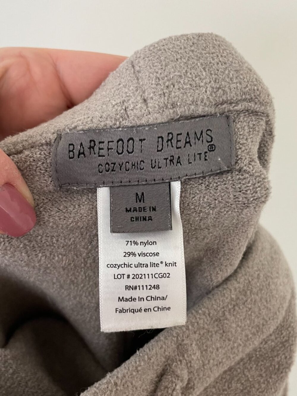 Barefoot Dreams CozyChic Ultra Lite Taupe Knit Shorts Size Medium - Picture 3 of 4